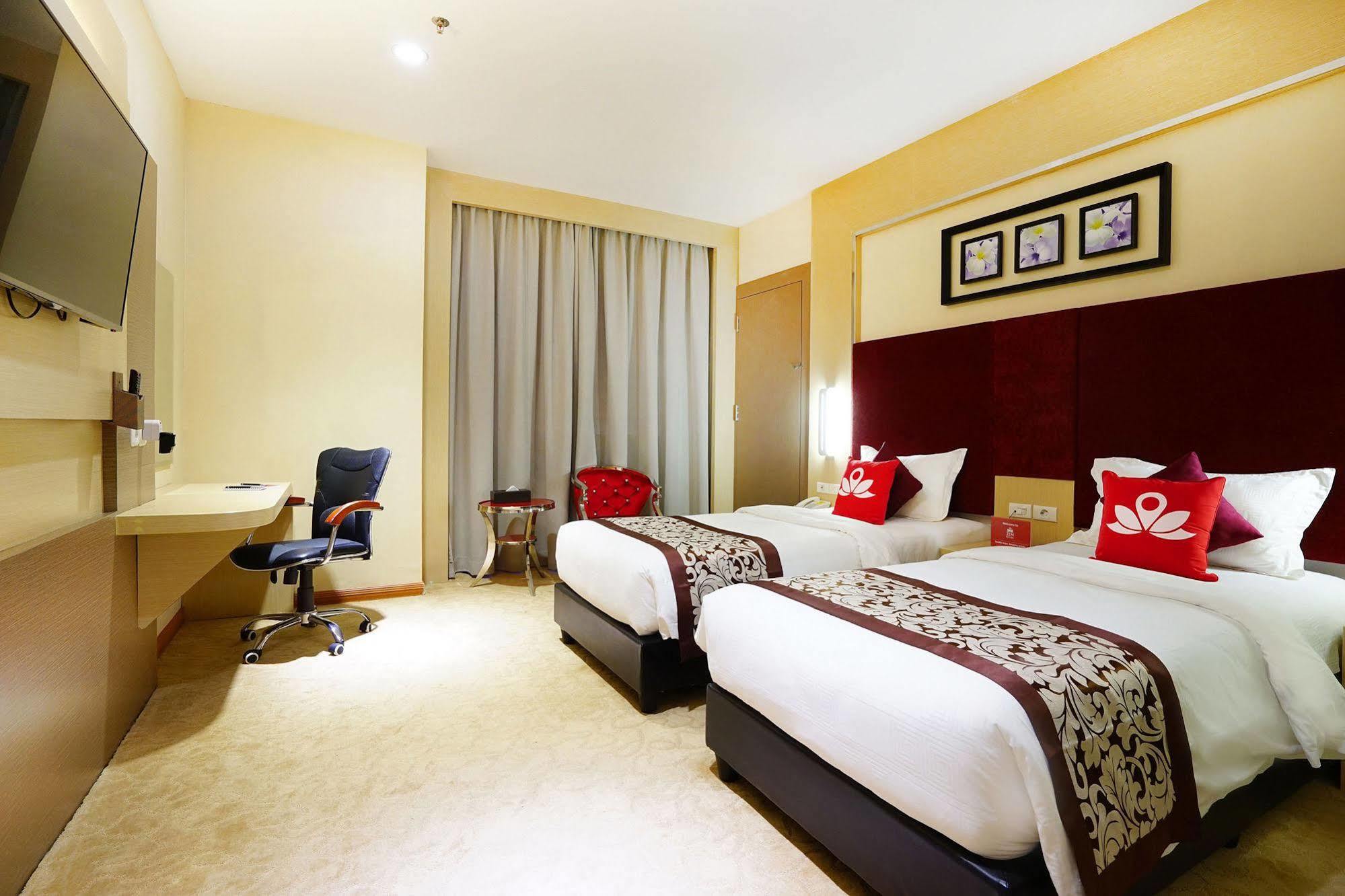 Zen Rooms Near Bcs Mall Penuin Batam Buitenkant foto