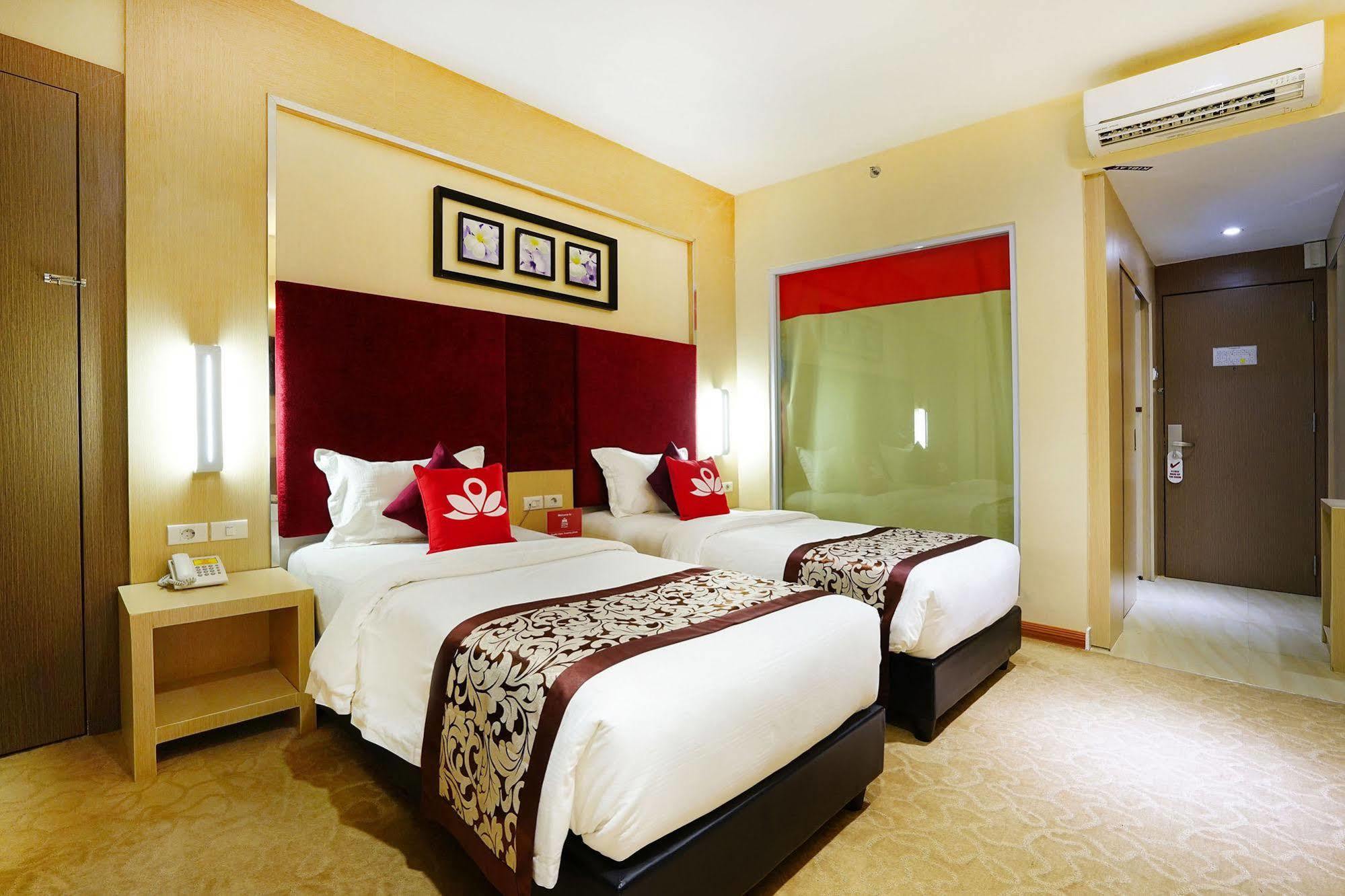 Zen Rooms Near Bcs Mall Penuin Batam Buitenkant foto