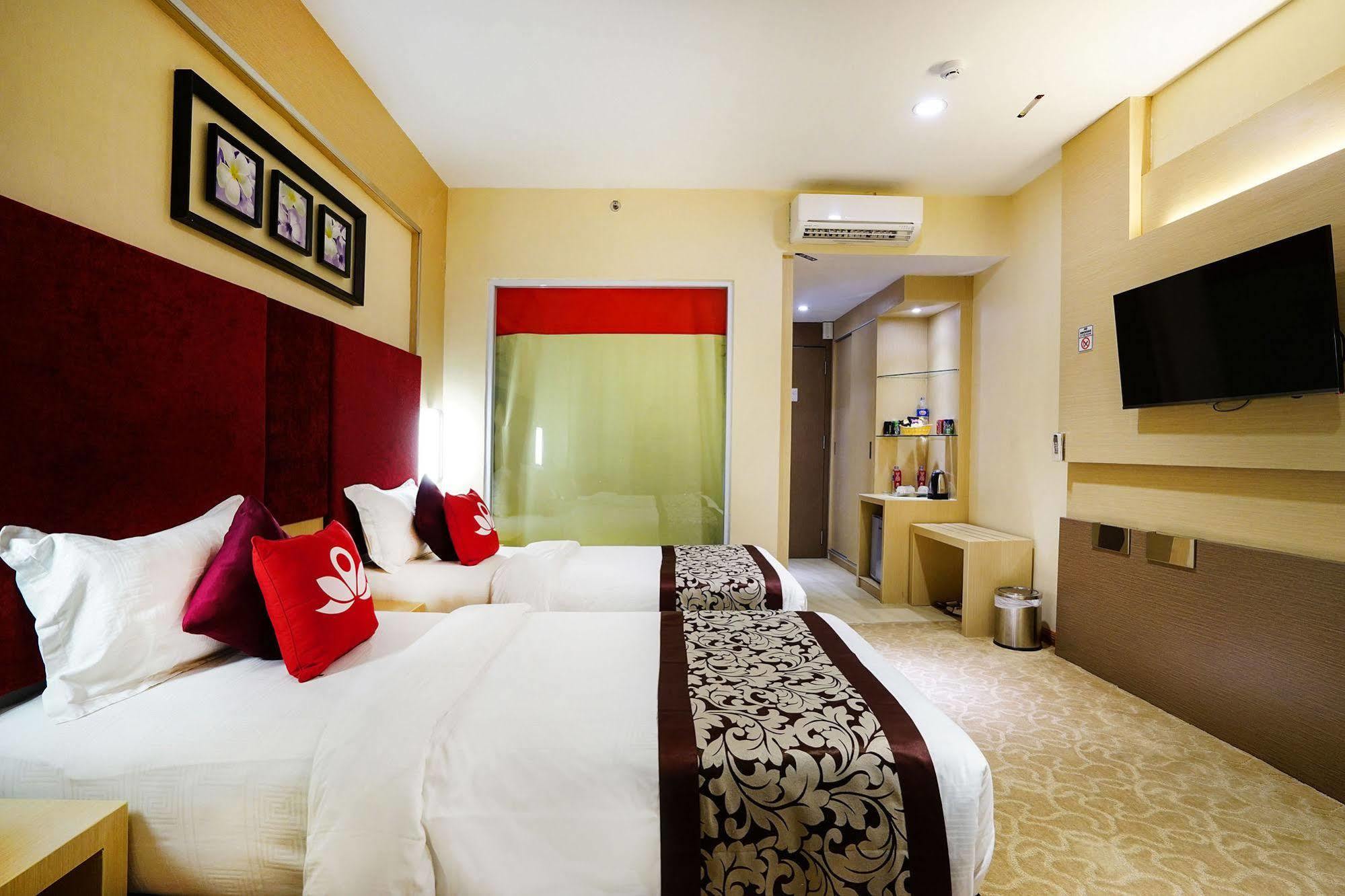 Zen Rooms Near Bcs Mall Penuin Batam Buitenkant foto