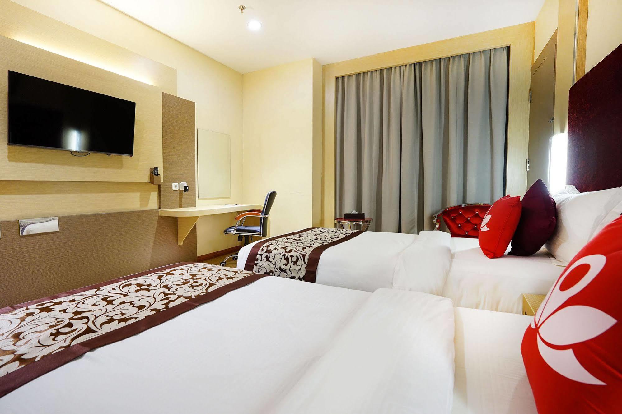 Zen Rooms Near Bcs Mall Penuin Batam Buitenkant foto