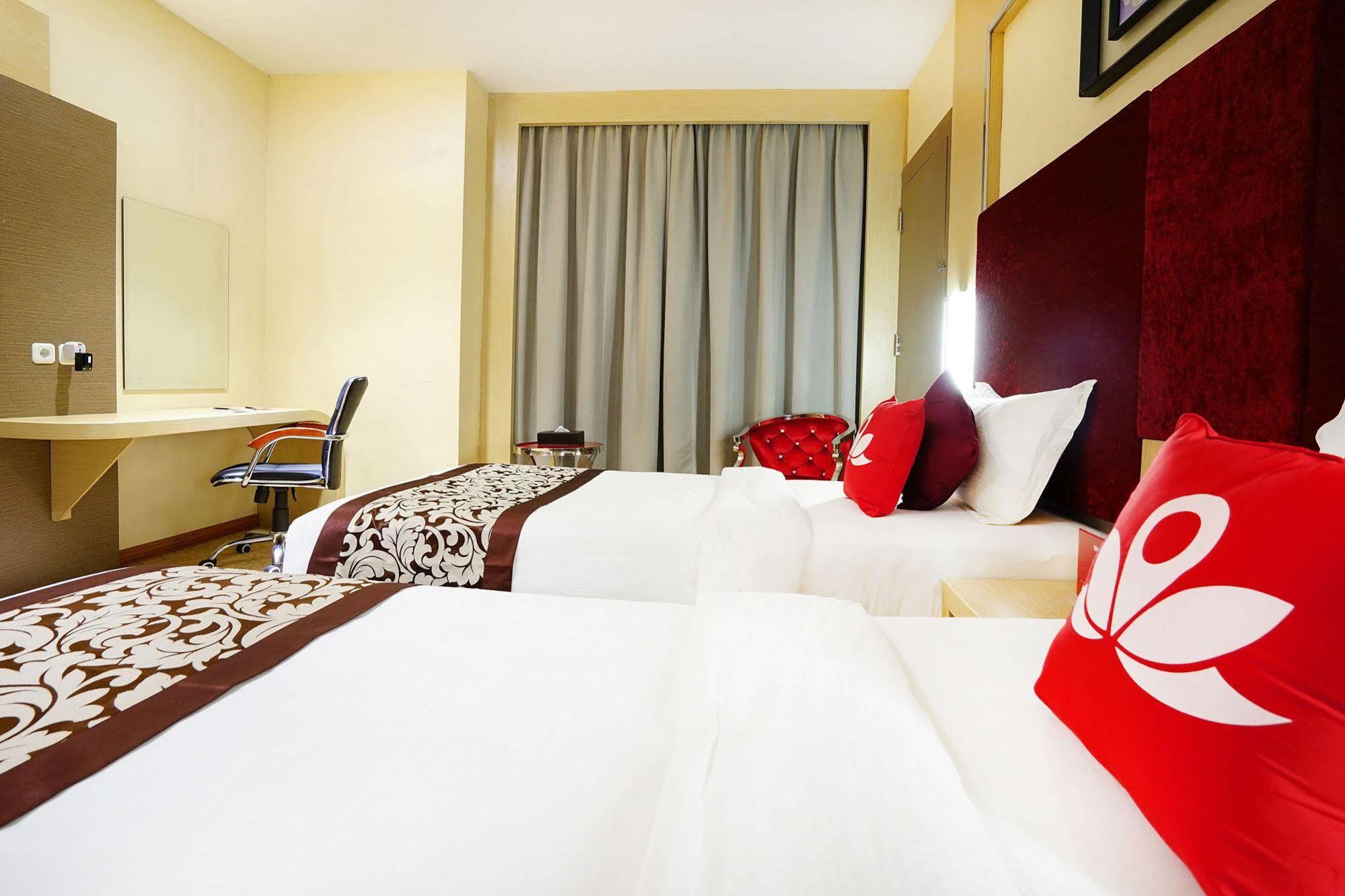 Zen Rooms Near Bcs Mall Penuin Batam Buitenkant foto