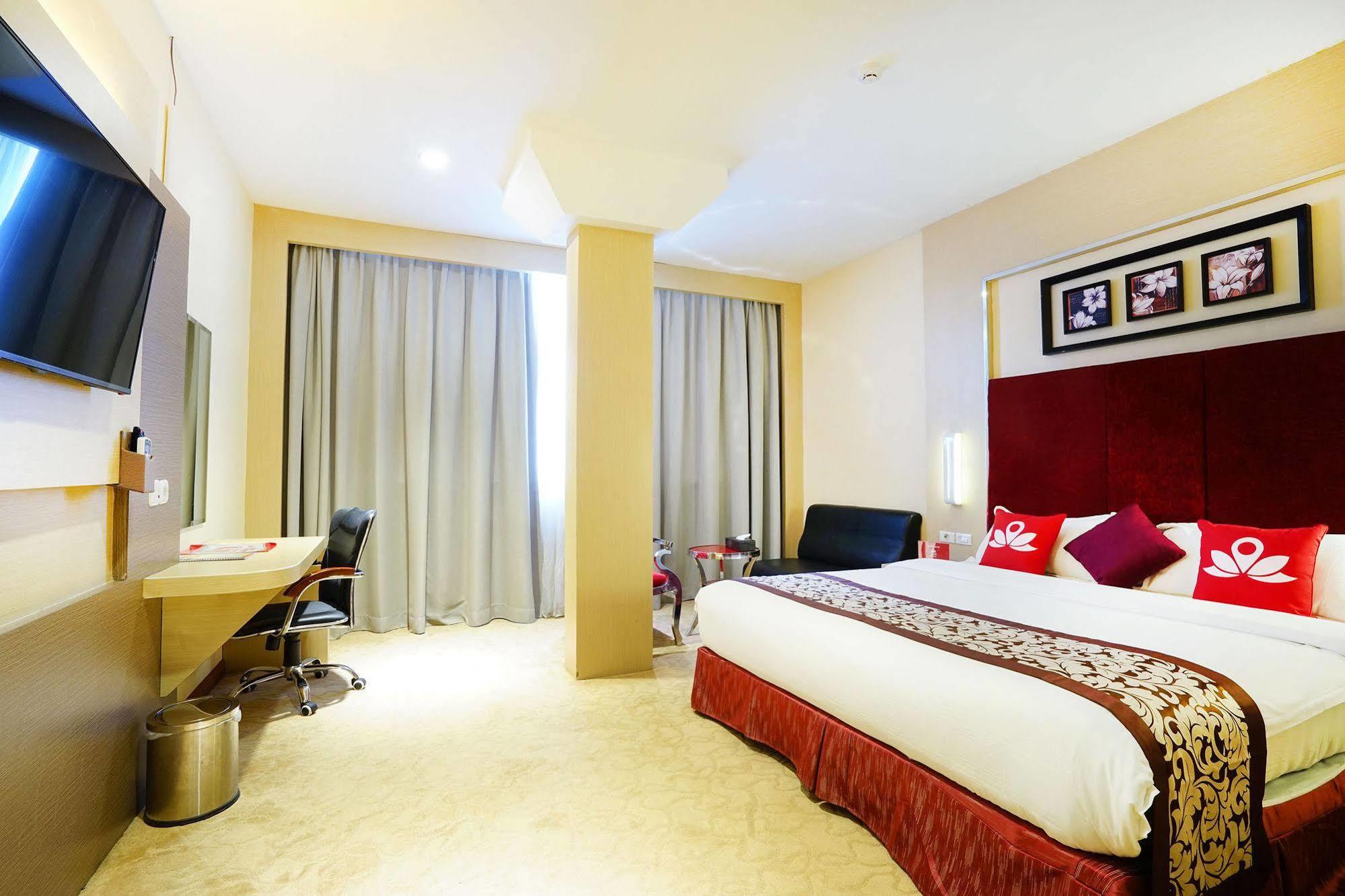 Zen Rooms Near Bcs Mall Penuin Batam Buitenkant foto