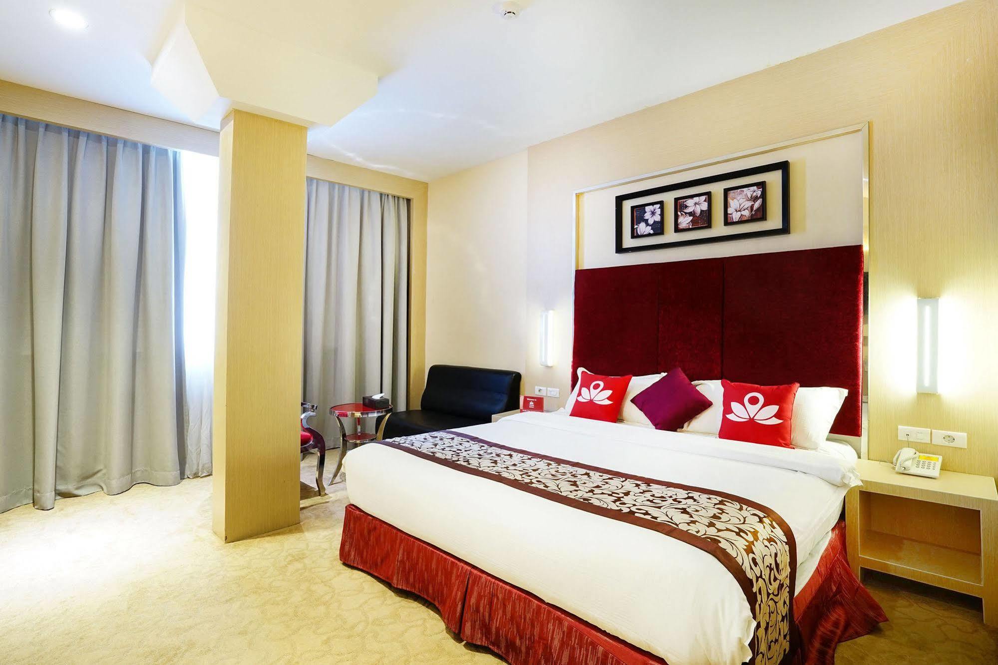 Zen Rooms Near Bcs Mall Penuin Batam Buitenkant foto