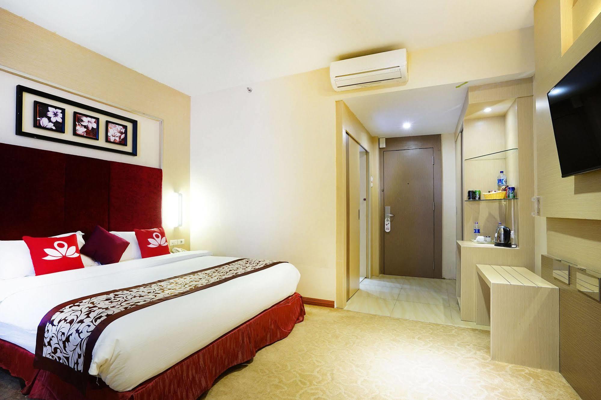 Zen Rooms Near Bcs Mall Penuin Batam Buitenkant foto
