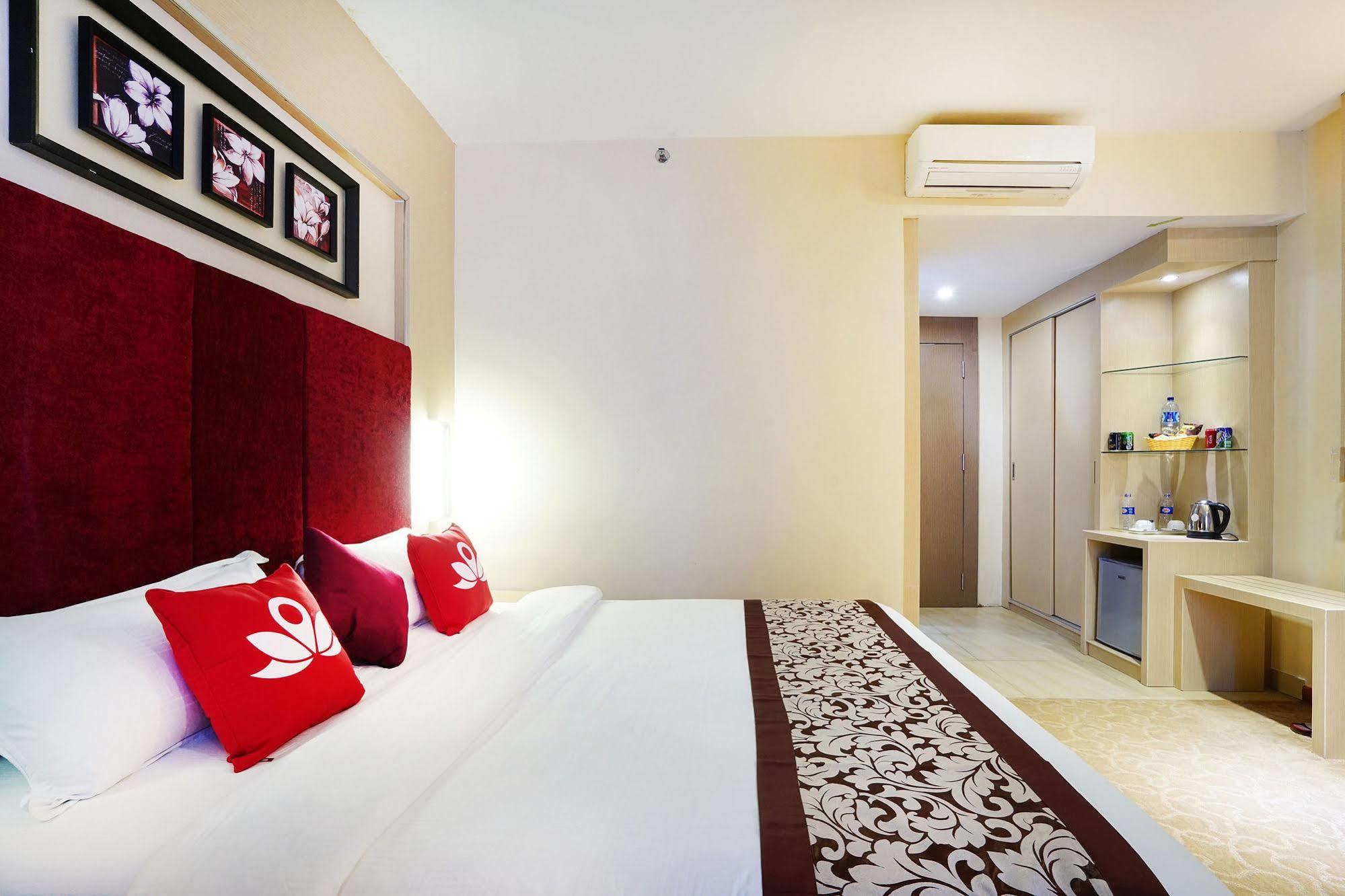 Zen Rooms Near Bcs Mall Penuin Batam Buitenkant foto