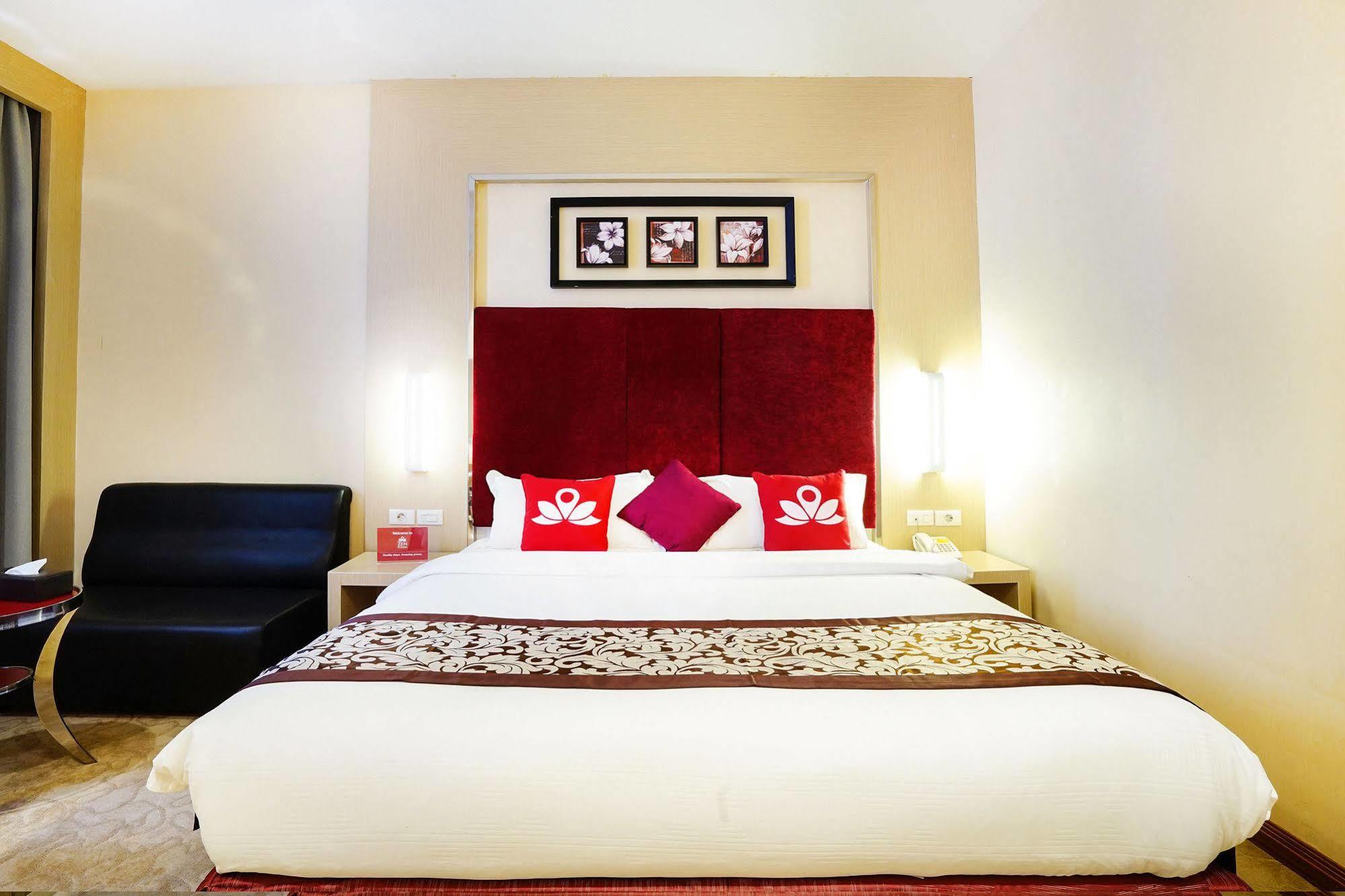 Zen Rooms Near Bcs Mall Penuin Batam Buitenkant foto