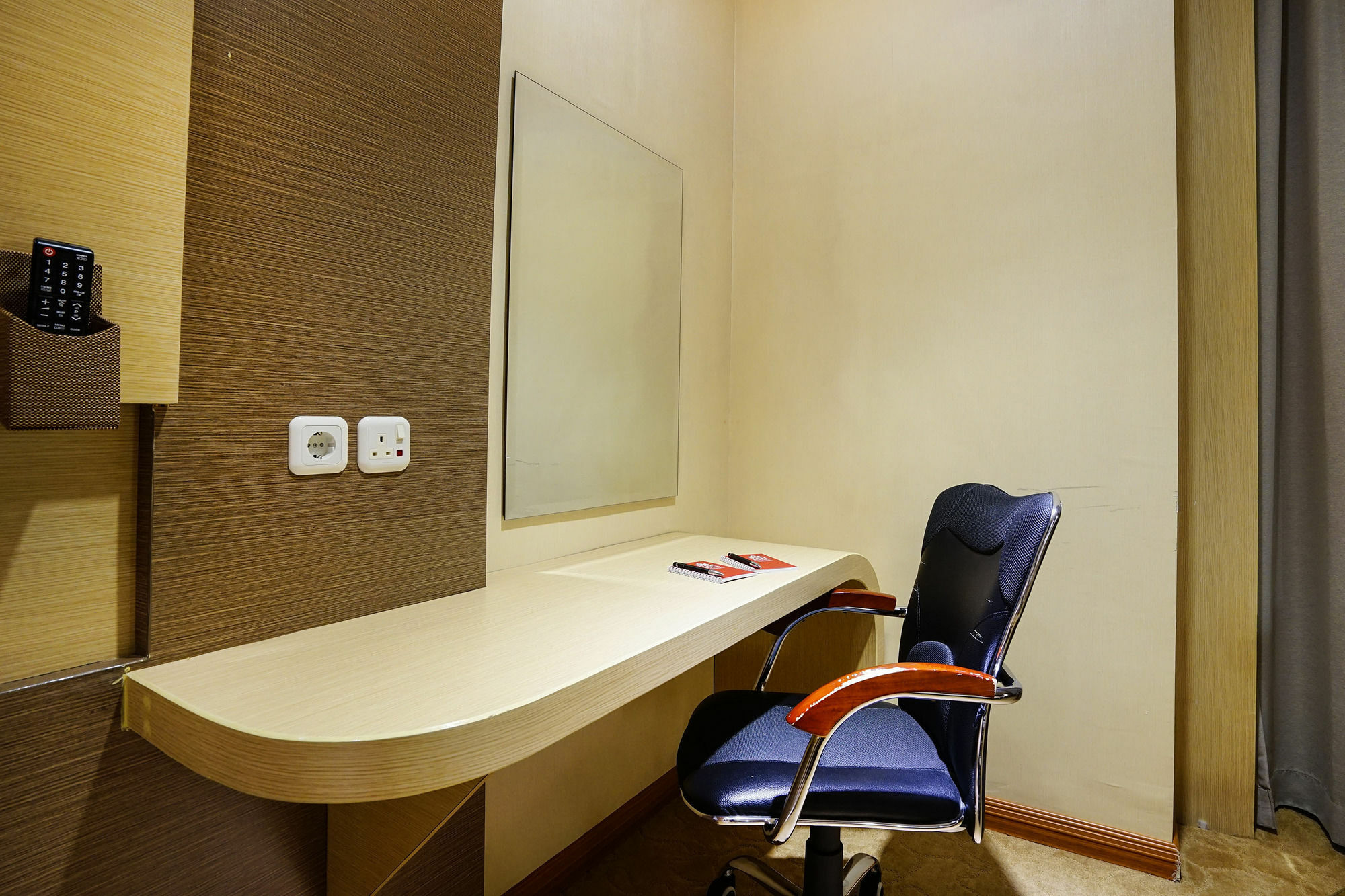 Zen Rooms Near Bcs Mall Penuin Batam Buitenkant foto